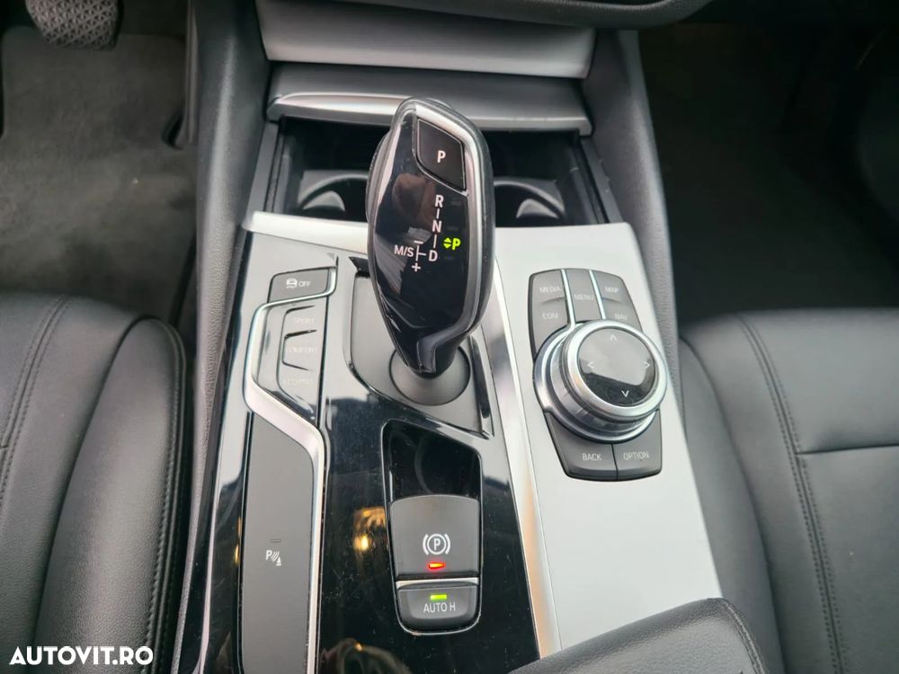 BMW Seria 5 520d AT - 12