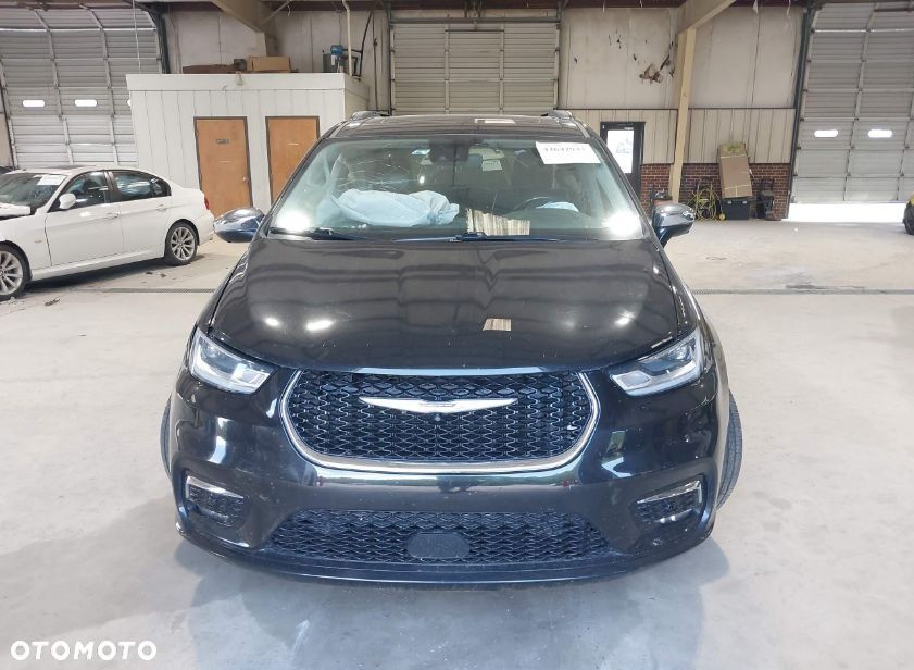 Chrysler Pacifica - 6