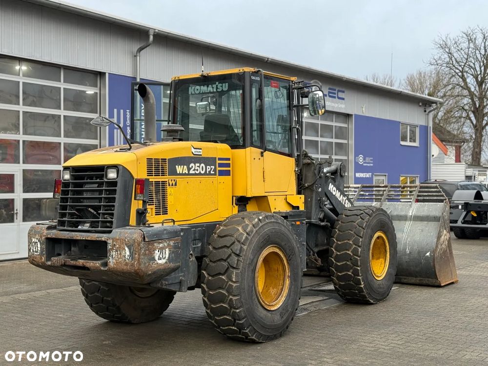 Komatsu WA 250PZ-6 - 4