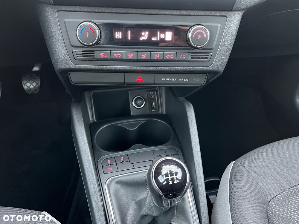 Seat Ibiza 1.2 TSI CONNECT - 23