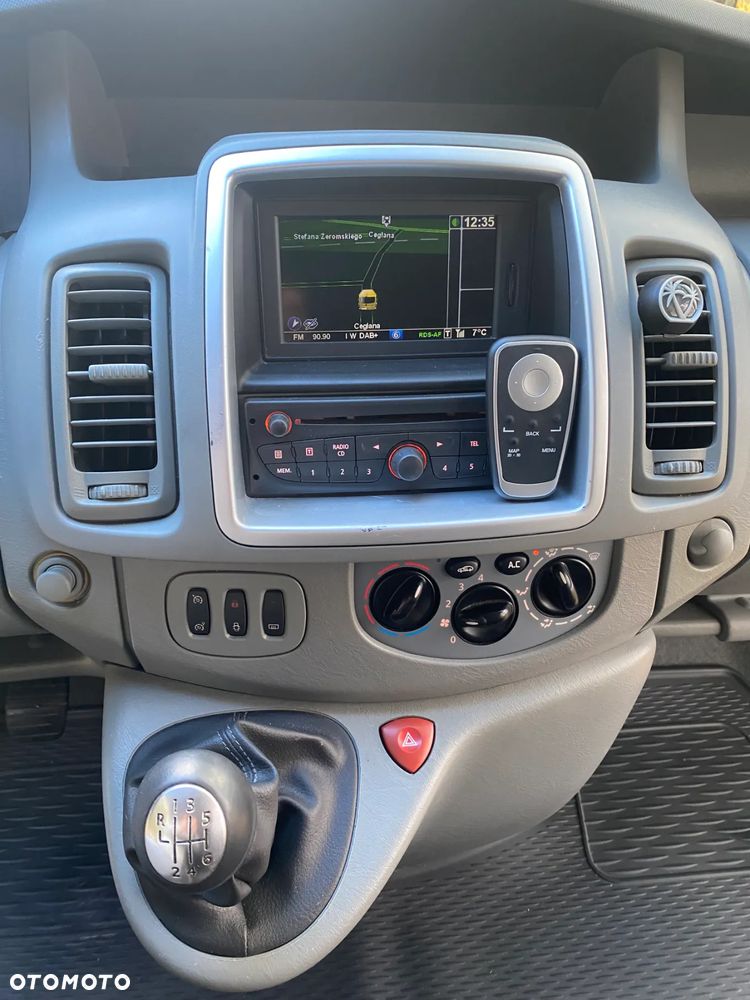 Renault Trafic 2.0 dCi 115 FAP Grand Passenger Black Edition - 13