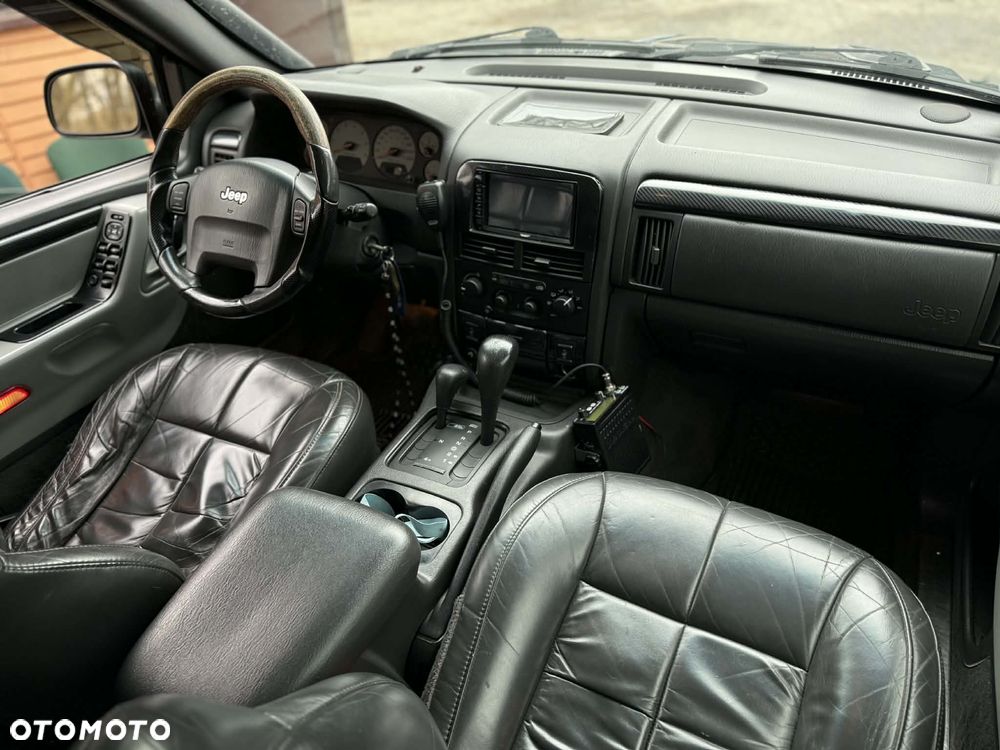 Jeep Grand Cherokee - 16