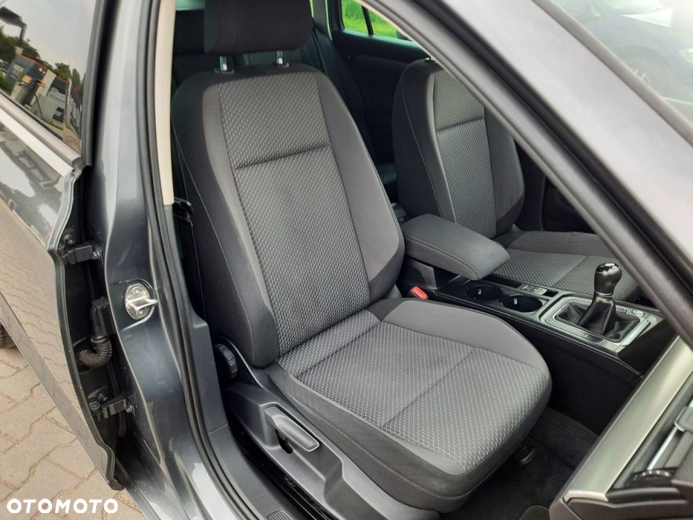 Volkswagen Passat - 23