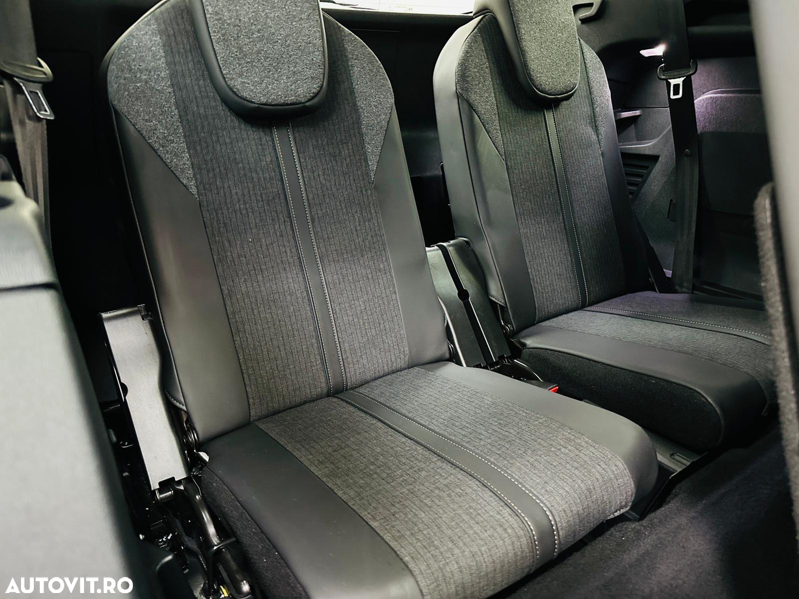 Peugeot 5008 - 32