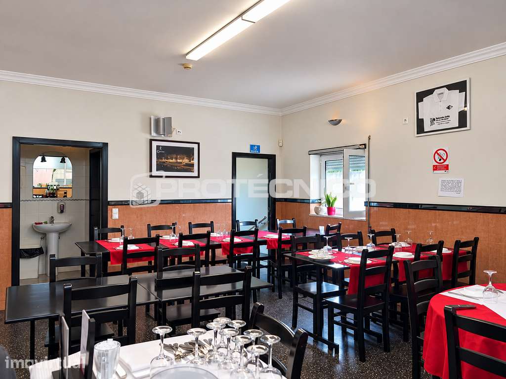 Restaurante Totalmente Equipado e Apartamento T3 para Reabilitar - Grande imagem: 3/23