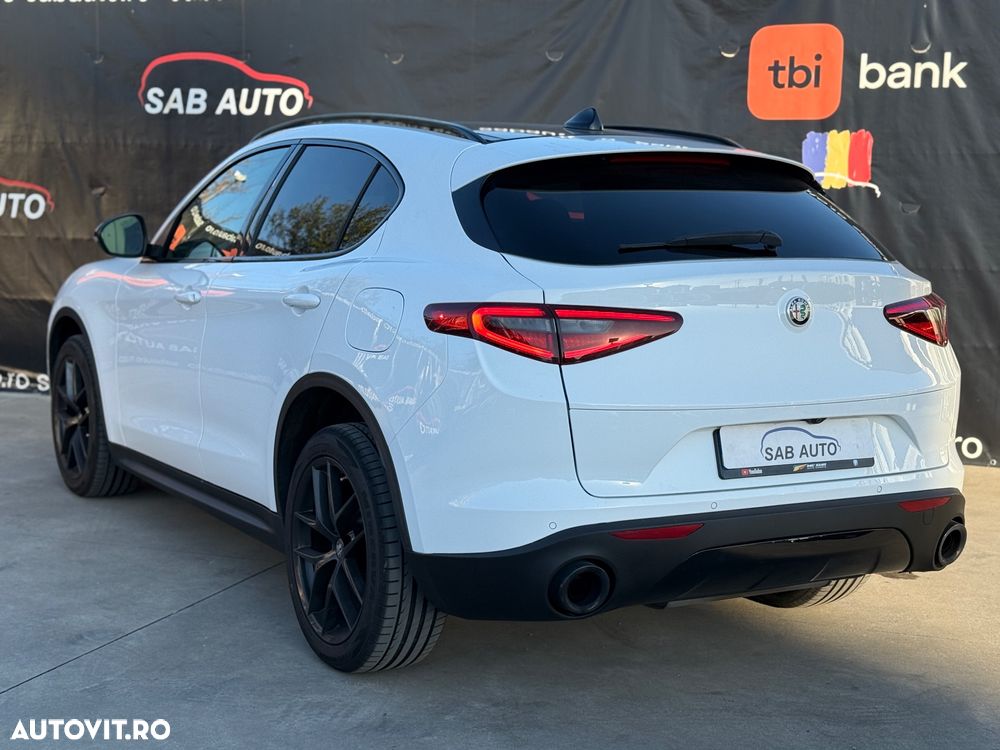 Alfa Romeo Stelvio ver-2-0-turbo-awd-at8-ti - 23