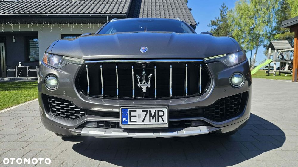 Maserati Levante Q4 Executive - 3