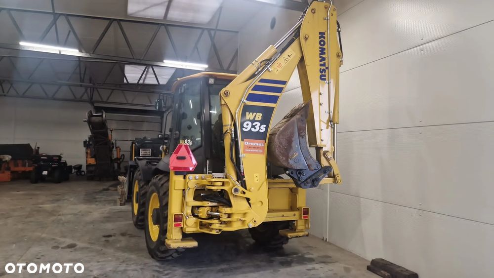 Komatsu WB93S - 6