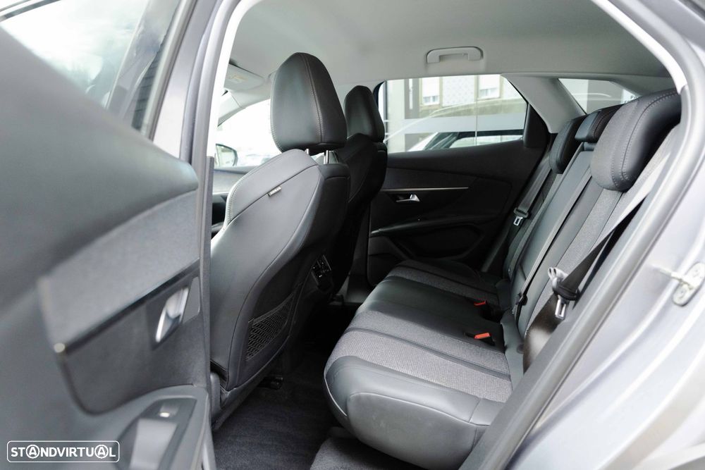 Peugeot 3008 1.2 PureTech Allure EAT8 - 14