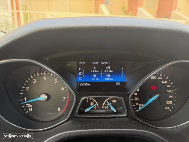 Ford Focus SW 1.0 SCTi Titanium - 32