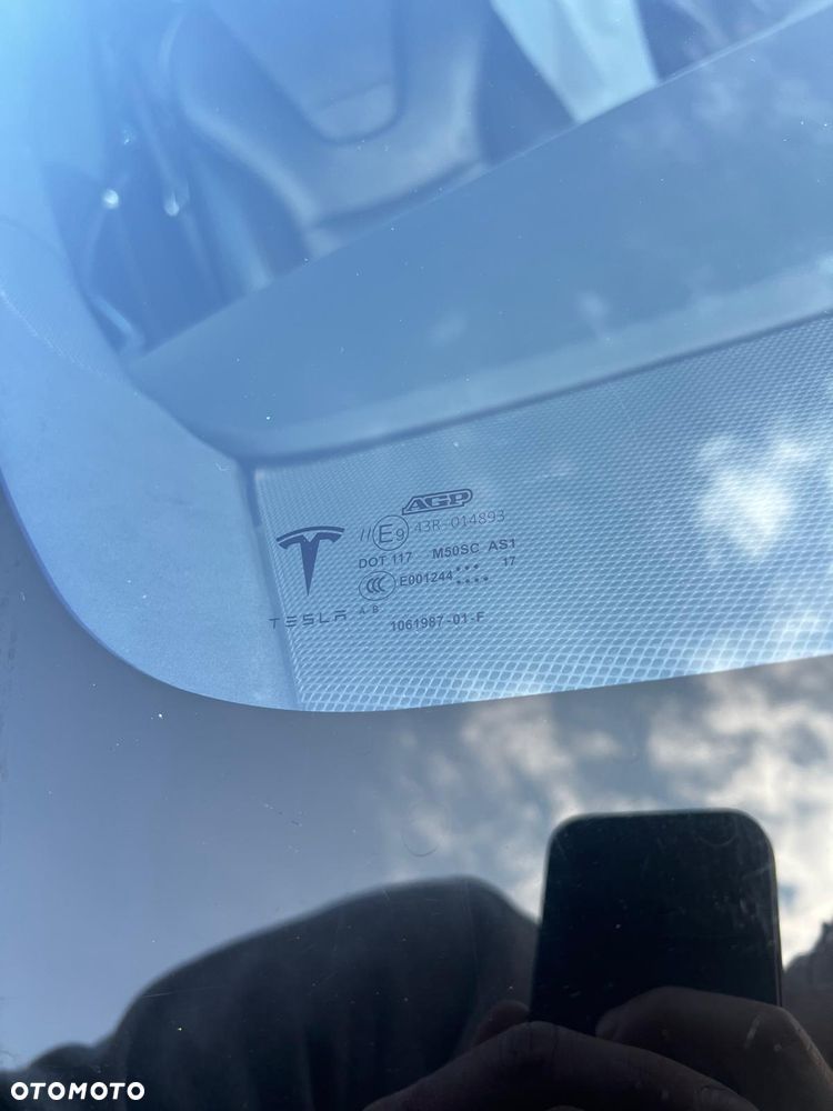 Tesla Model S Dual Motor Allradantrieb Performance - 40