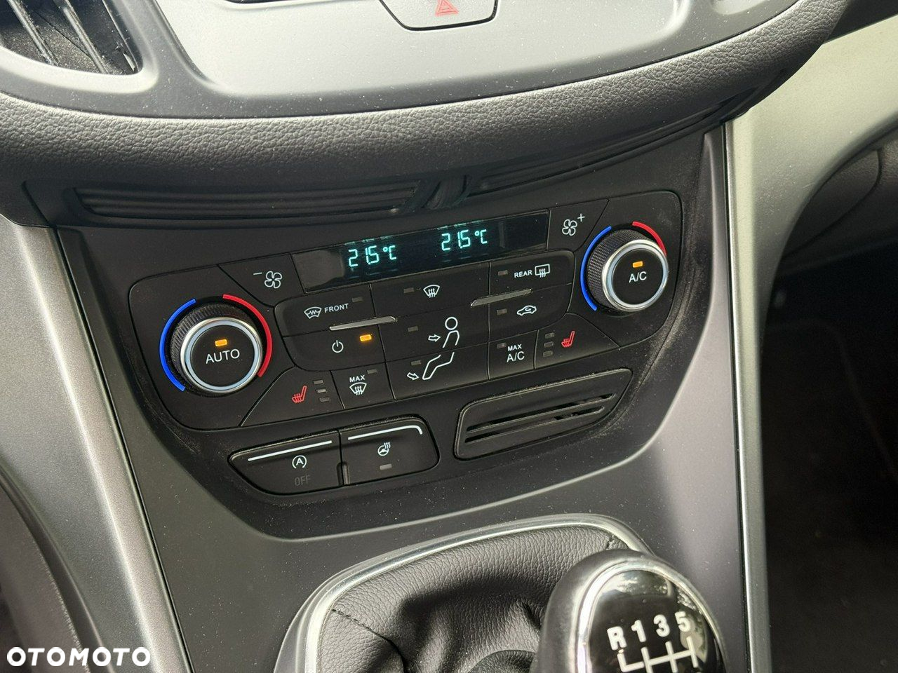 Ford Kuga - 16