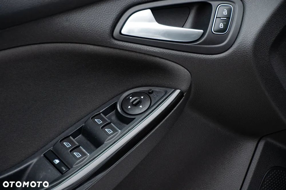 Ford Focus 1.5 EcoBoost STart-Stopp-System ST-Line - 37