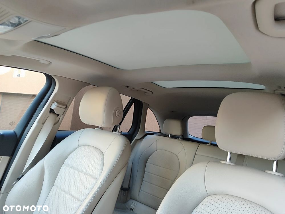 Mercedes-Benz GLC 300 4Matic 9G-TRONIC Exclusive - 22