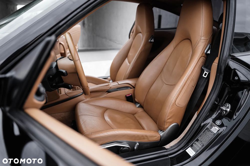 Porsche 911 Carrera - 25