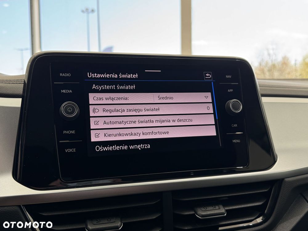 Volkswagen T-Roc - 30