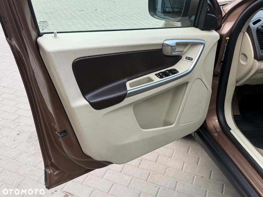 Volvo XC 60 2.4D Summum - 18