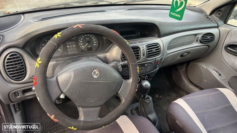 Renault Mégane 1.4 16V Air - 6