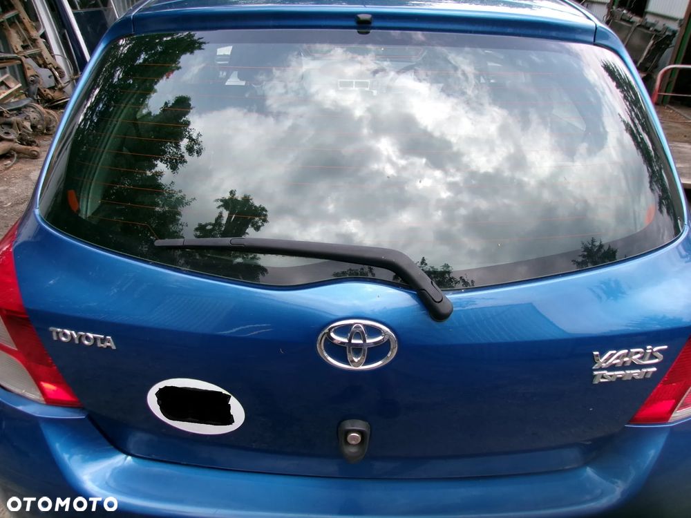 KLAPA TYŁ SZYBA TOYOTA YARIS II  05-11  8T7 - 1