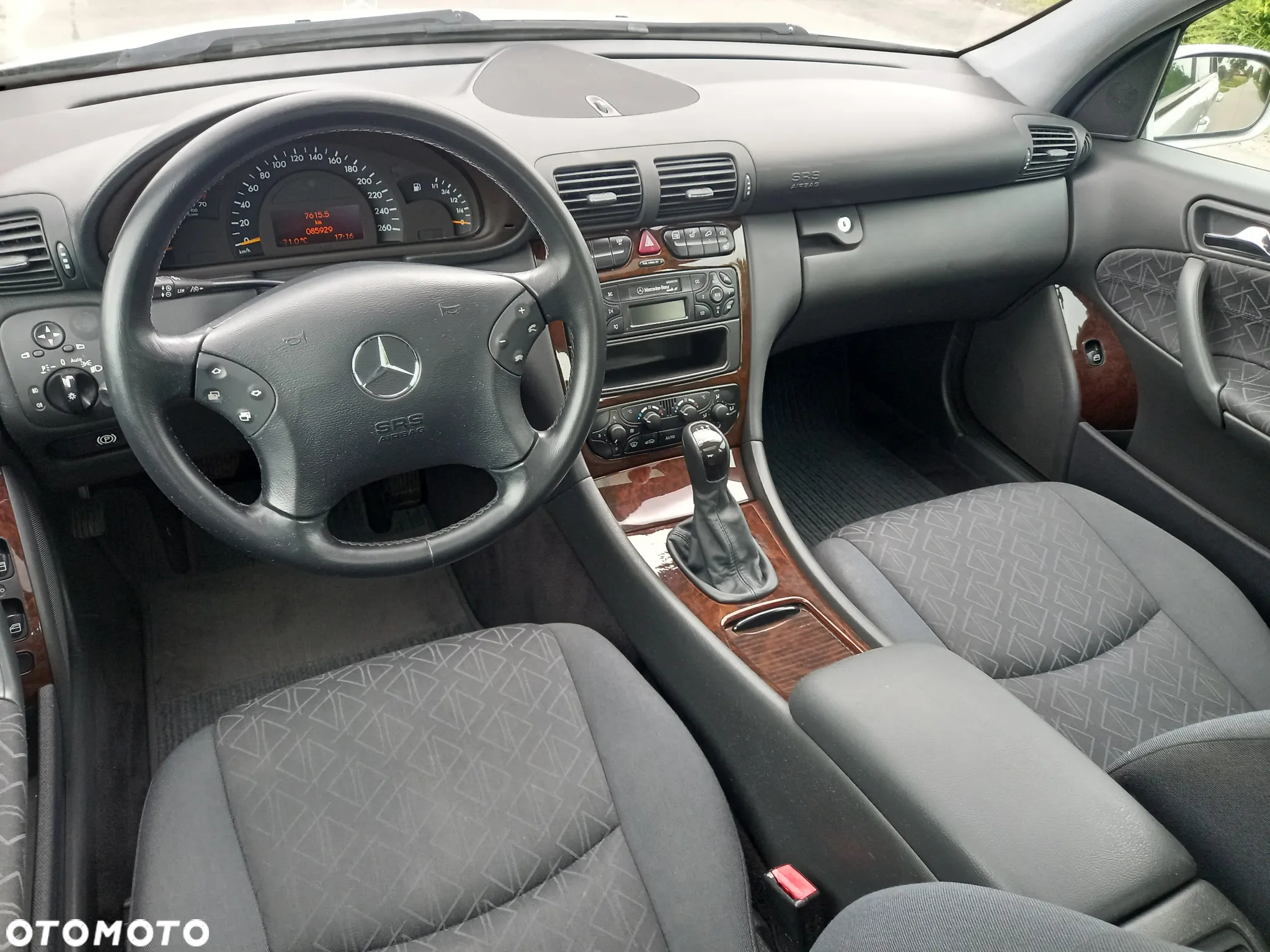 Mercedes-Benz Klasa C 180 Kompressor Elegance - 23