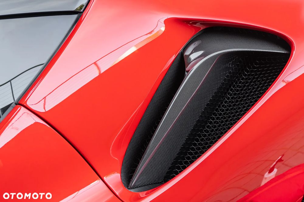 Ferrari SF90 Stradale - 10