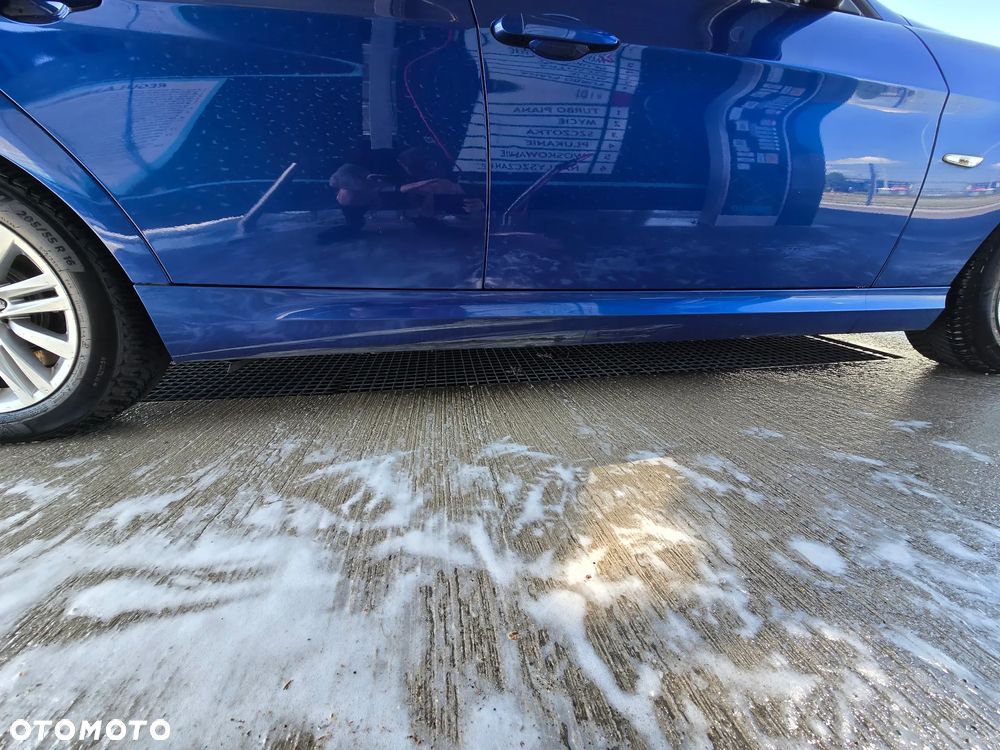 BMW Seria 3 320d xDrive DPF - 13