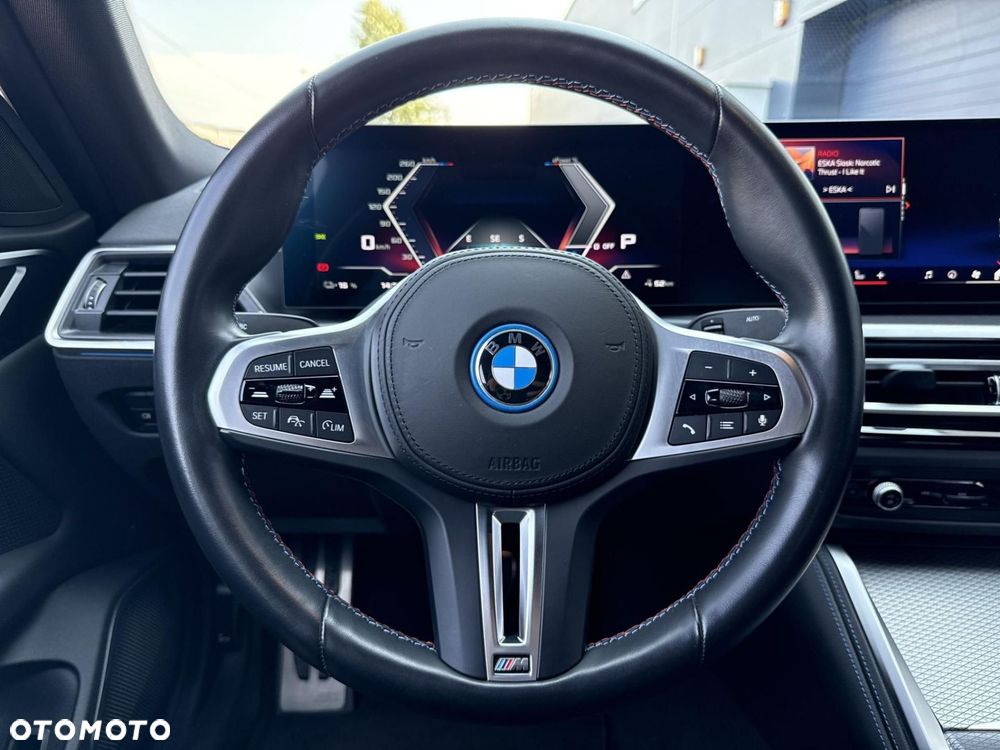BMW i4 - 12