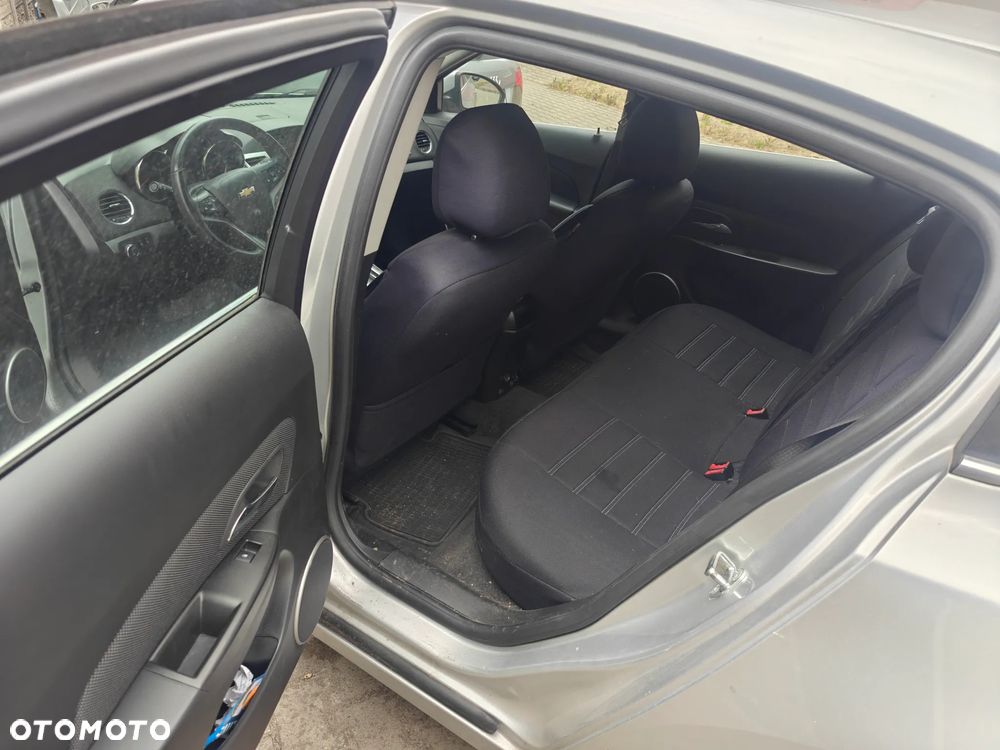Chevrolet Cruze 1.8 LTZ+ - 11