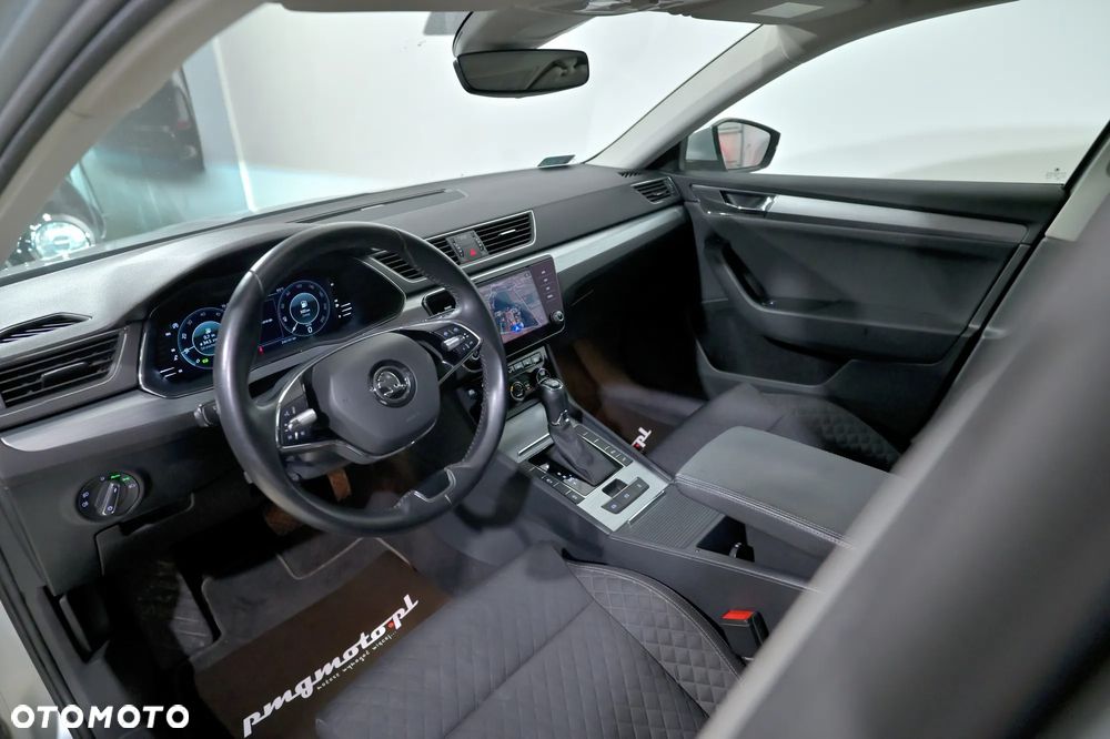 Skoda Superb 2.0 TDI SCR 4x4 Style DSG - 10