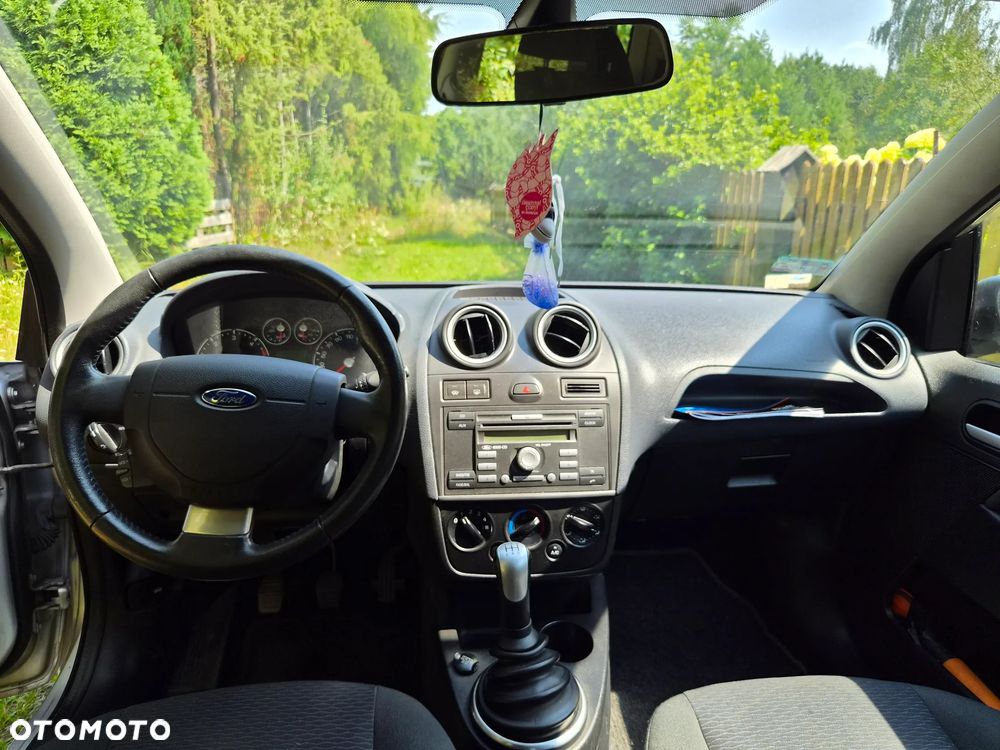 Ford Fiesta 1.4 TDCi Ghia - 9