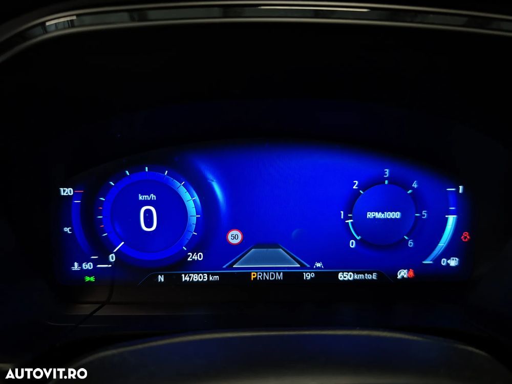 Ford Kuga 1.5 TDCi 2x4 Aut. ST-Line - 24