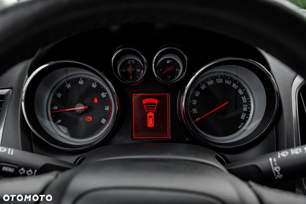 Opel Astra 1.4 Turbo - 29