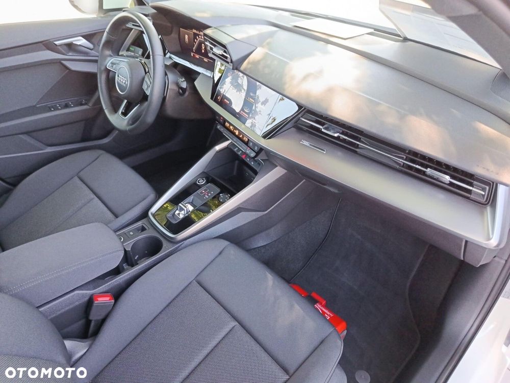 Audi A3 Sportback - 16