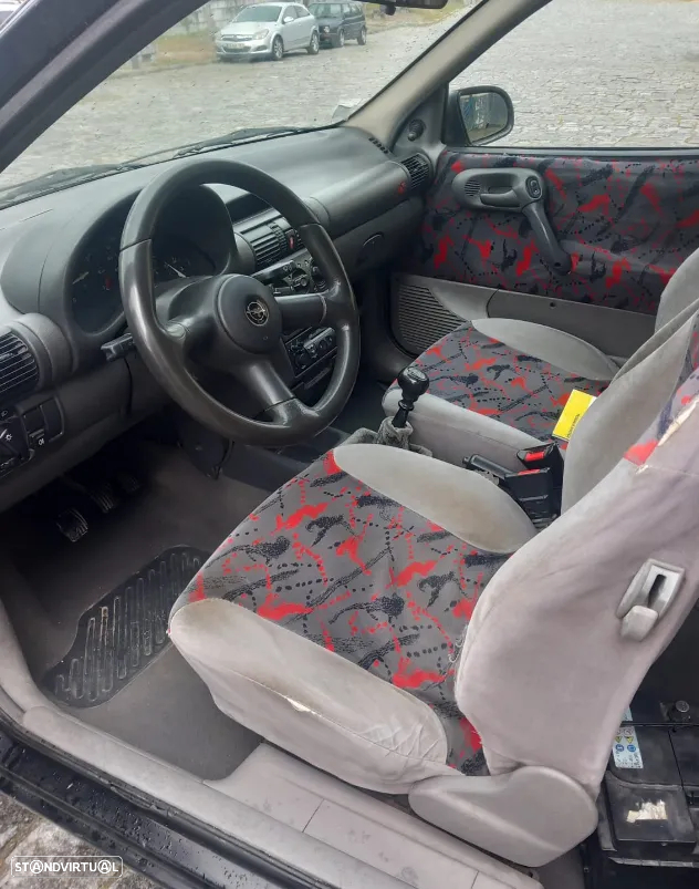 Opel Corsa B JOY 1.2i 1993 Para Peças - 7
