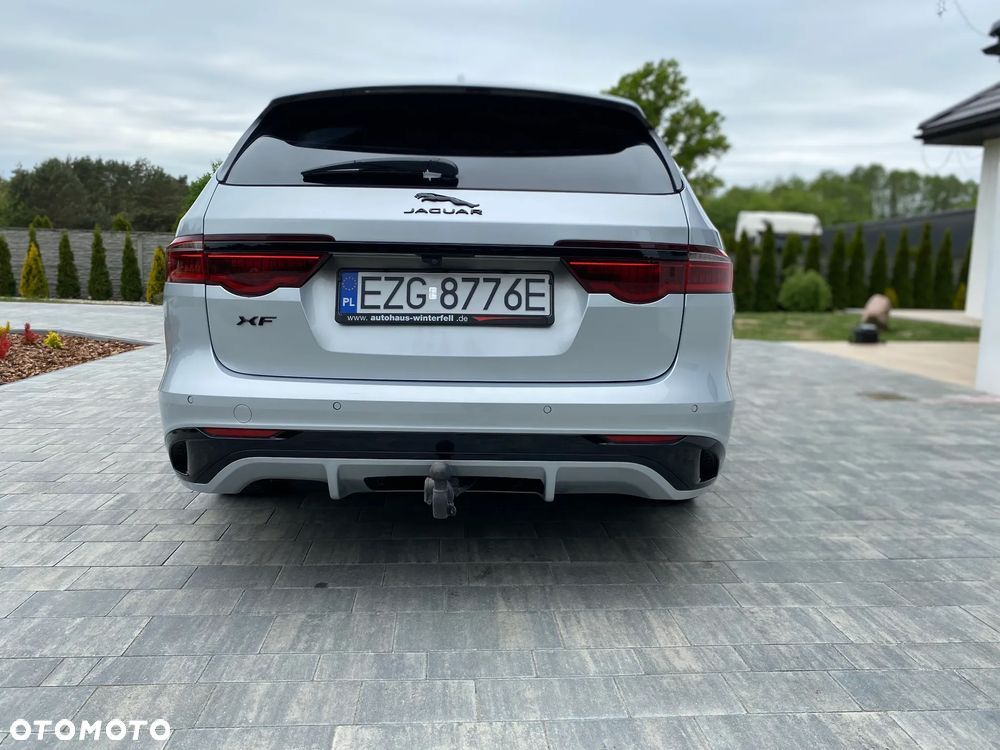 Jaguar XF - 12