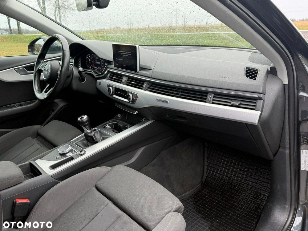 Audi A4 Limousine - 23
