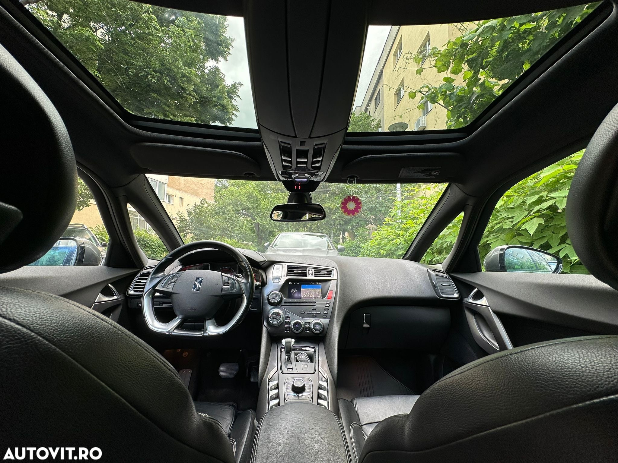 Citroën DS5 e-HDi 110 EGS6 Chic - 4