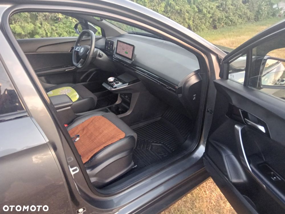MG 4 Luxury 64 kWh - 4