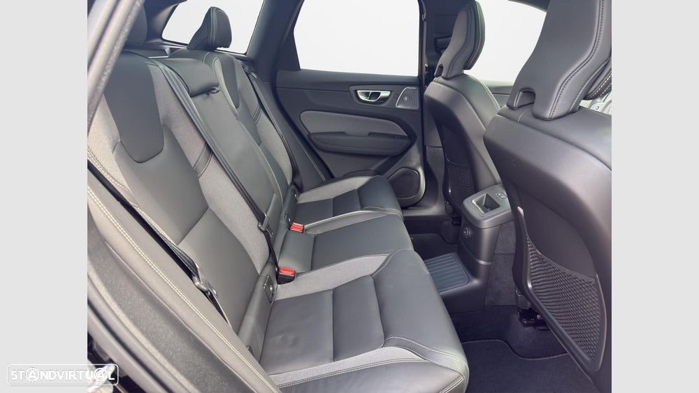 Volvo XC 60 2.0 T6 PHEV Black Edition AWD — fotografia 15