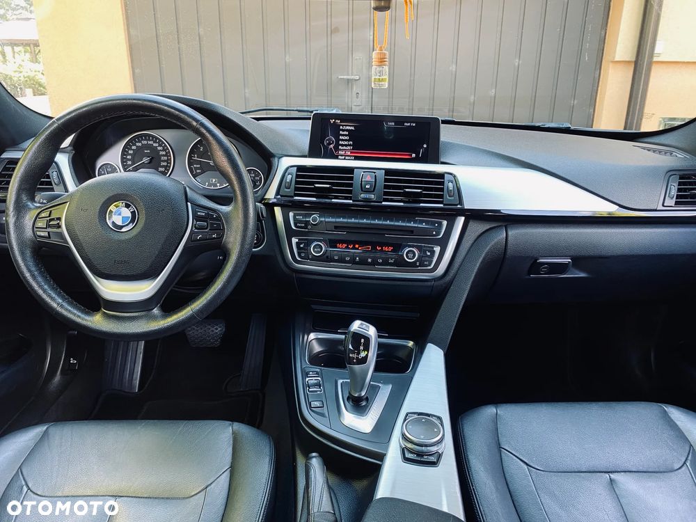 BMW Seria 3 328i Luxury Line - 16