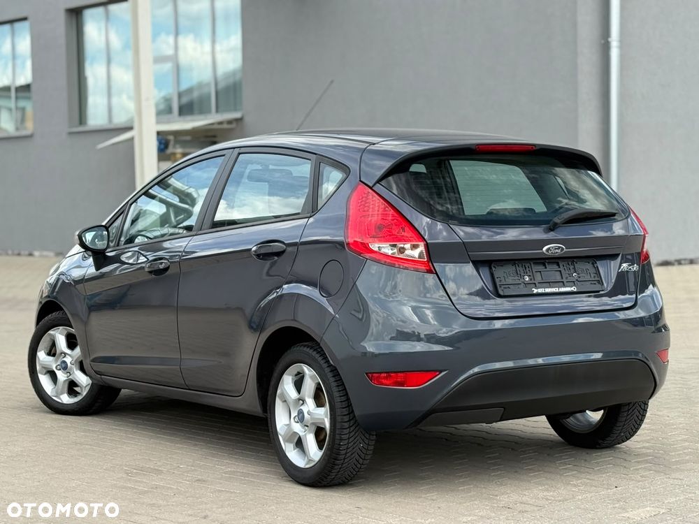 Ford Fiesta 1.25 Champions Edition - 8