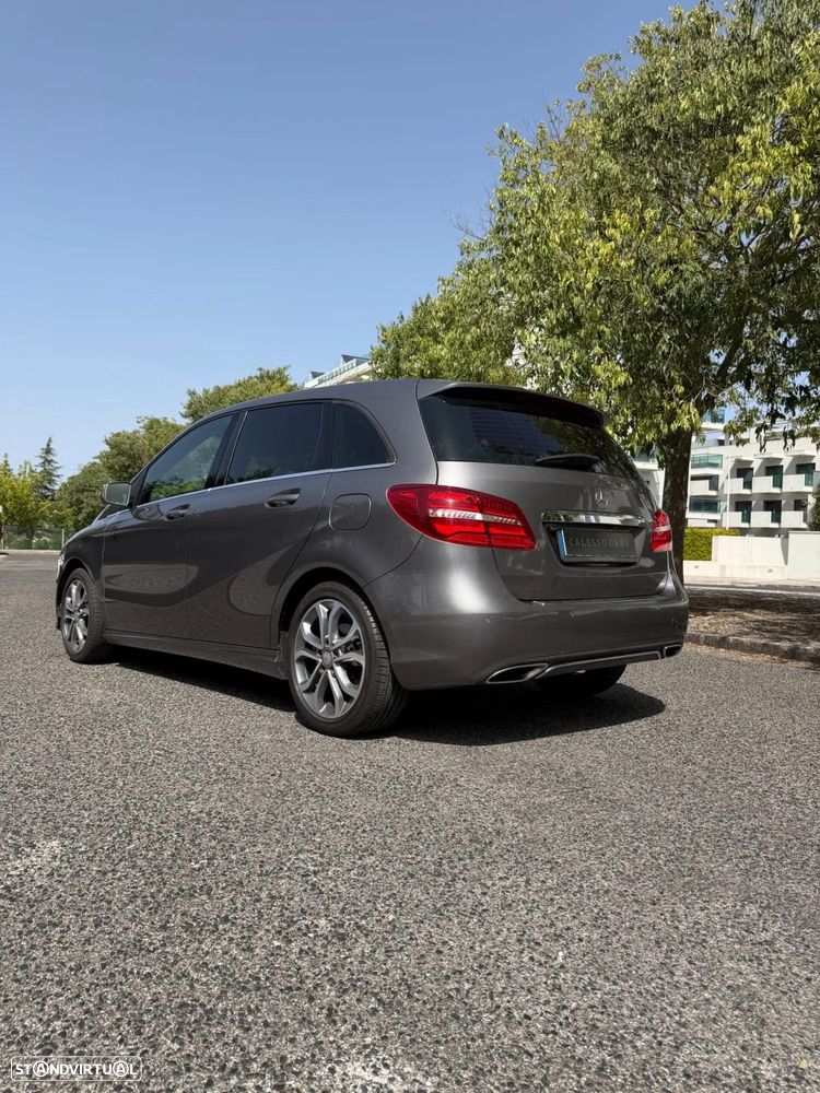 Mercedes-Benz B 180 d 7G-DCT - 17