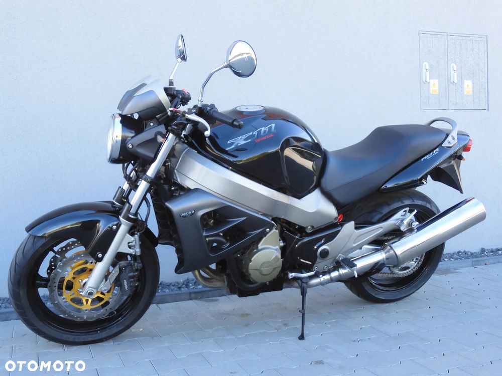 Honda X11 - 28