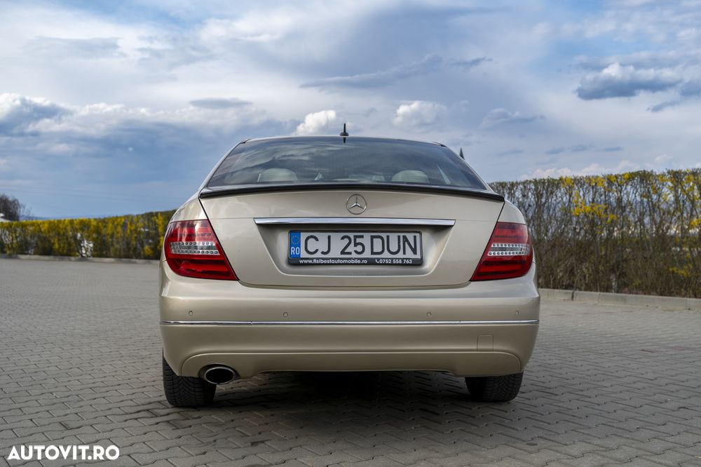 Mercedes-Benz C 250 CGI Automatik BlueEFFICIENCY Elegance - 20