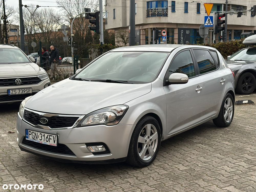 Kia Ceed - 1