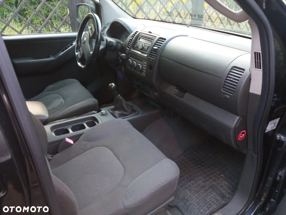 Nissan Navara 2.5 TDi Base / XE - 3