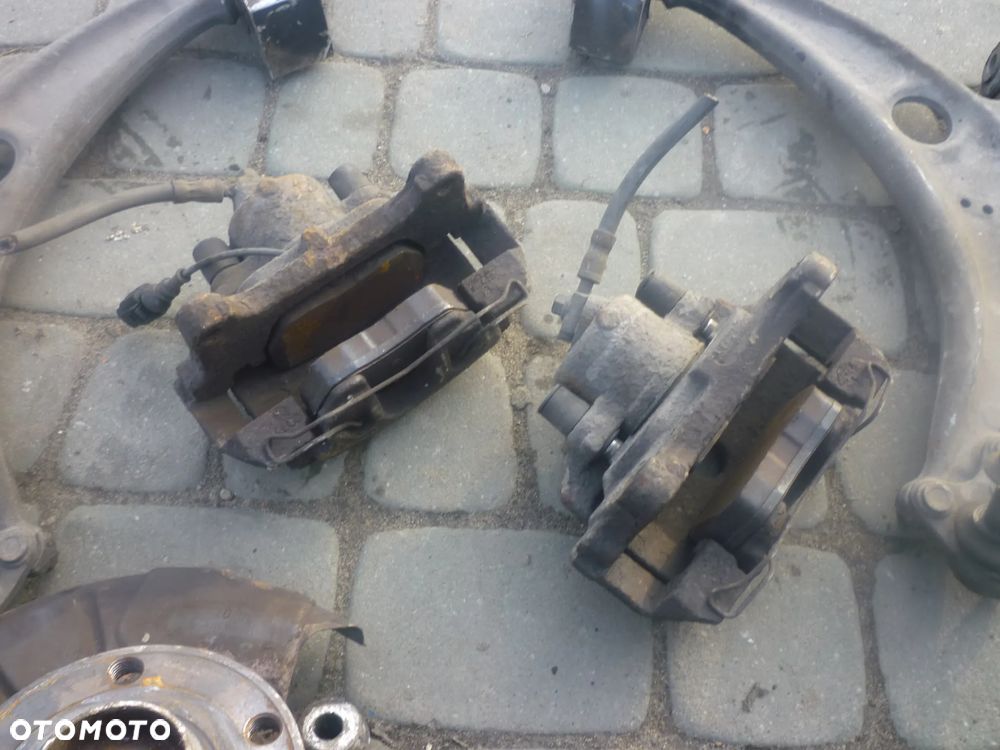 Piasta wahacz zacisk tarcza Audi A3 8P - 2
