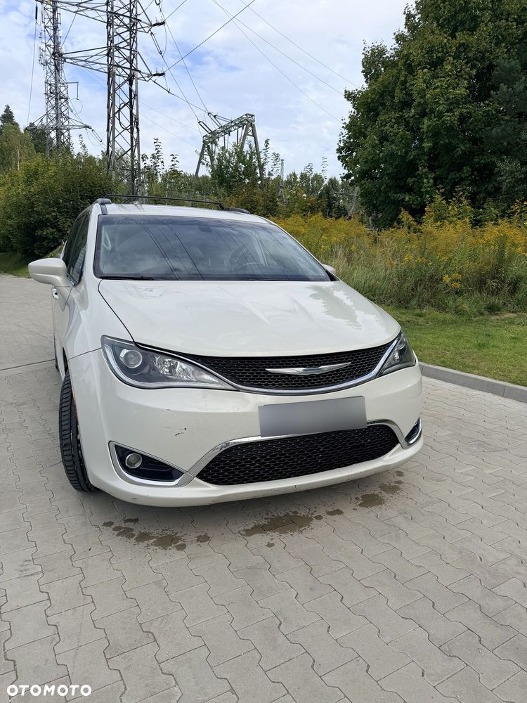 Chrysler Pacifica - 18