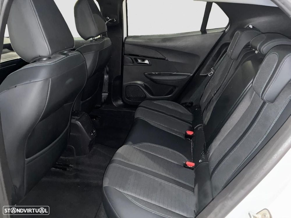 Peugeot 2008 1.2 PureTech Allure - 6