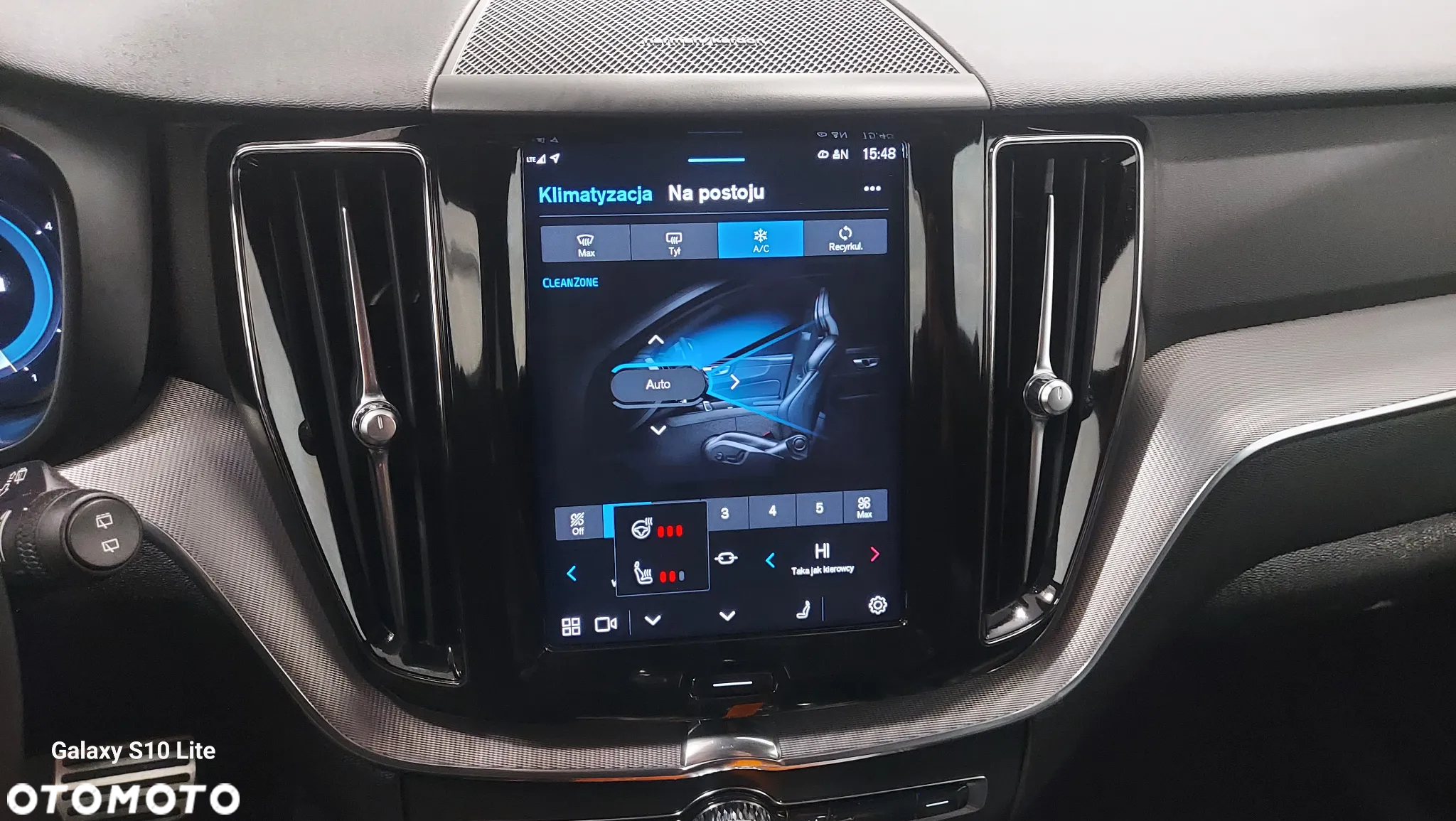 Volvo XC 60 B4 D Plus Dark - 28